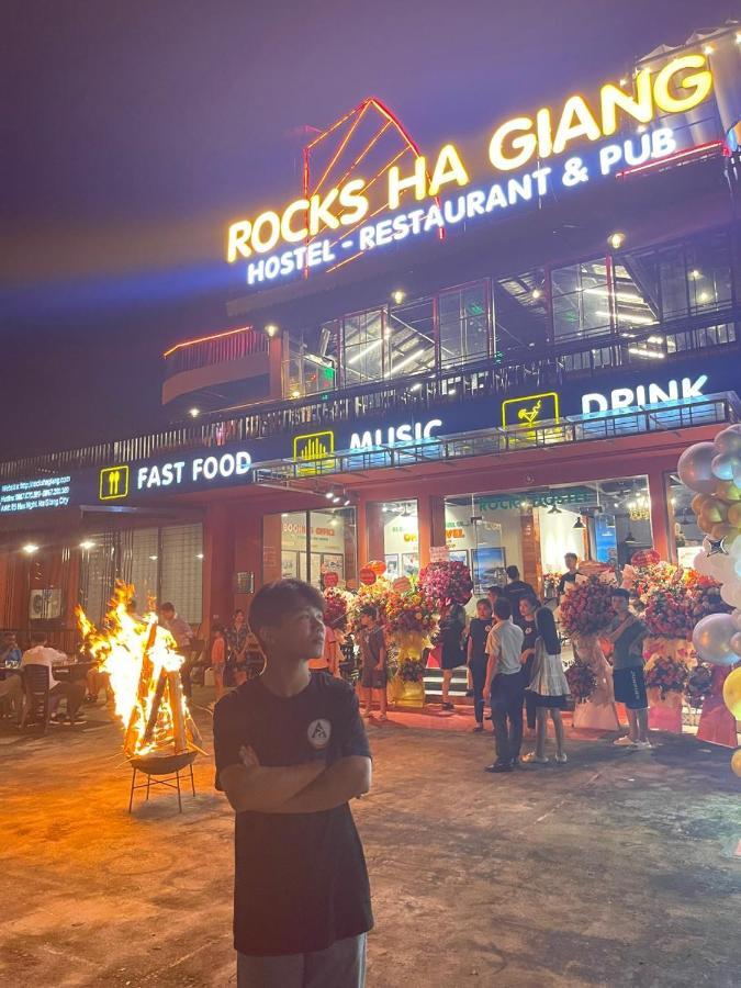Rocks Ha Giang Hostel & Tour Kültér fotó