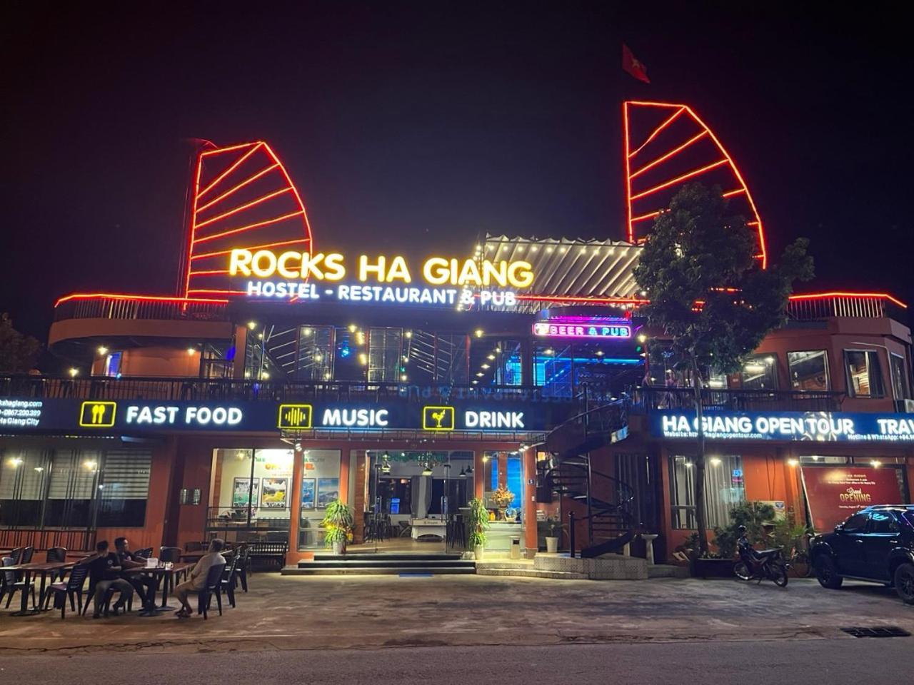 Rocks Ha Giang Hostel & Tour Kültér fotó